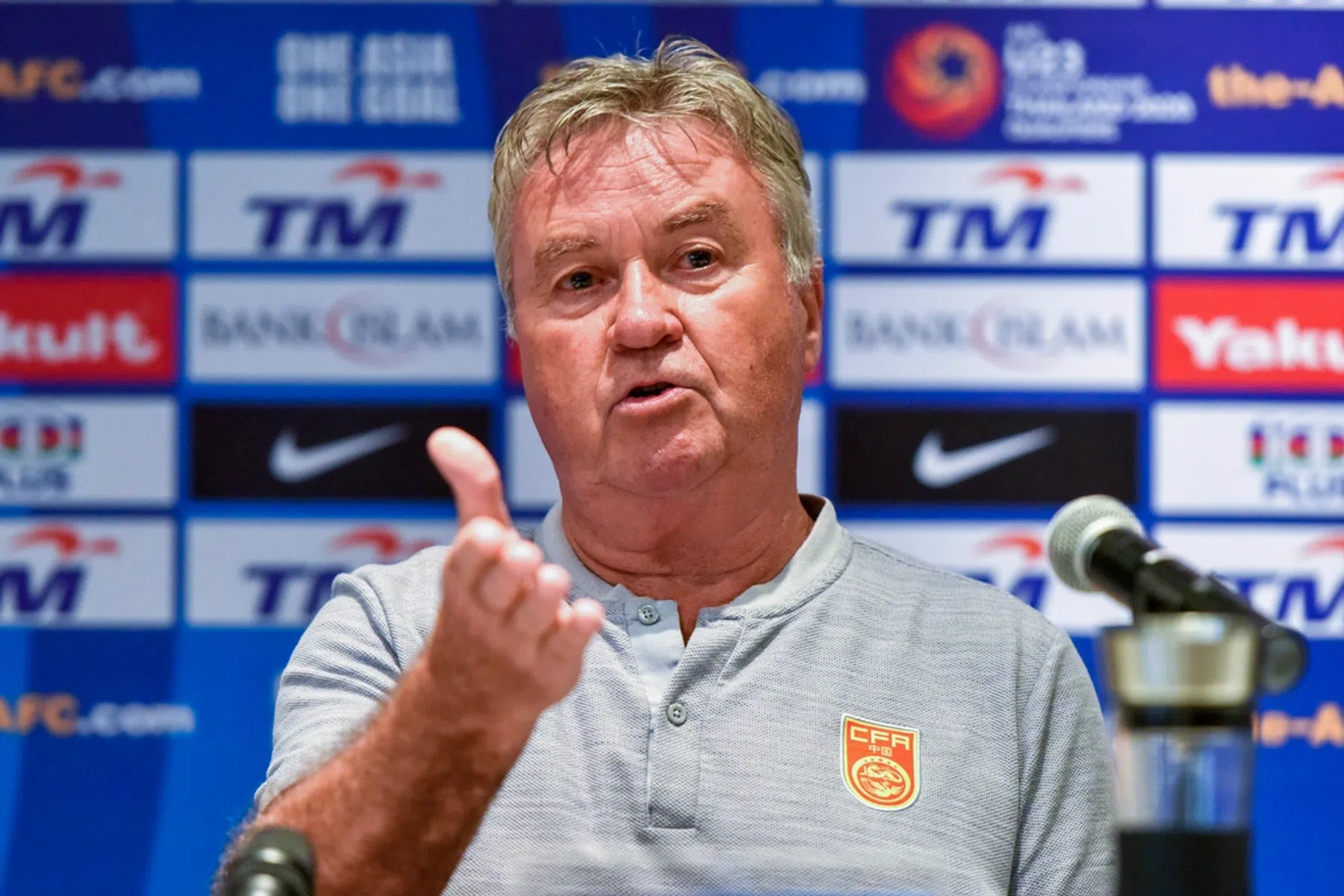 Curaçao strikt Hiddink als bondscoach én technisch directeur