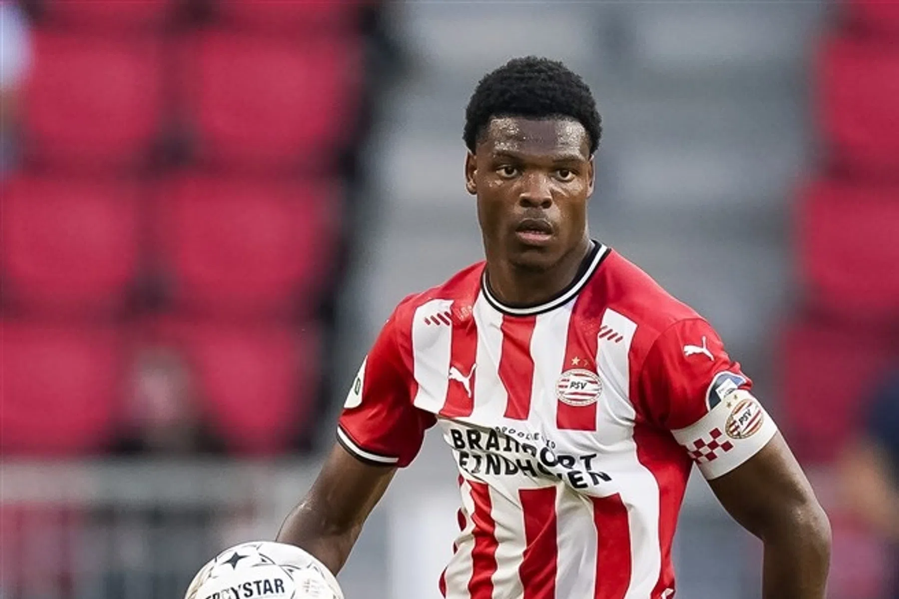 PSV wil speculaties over transfer Dumfries laten verstommen