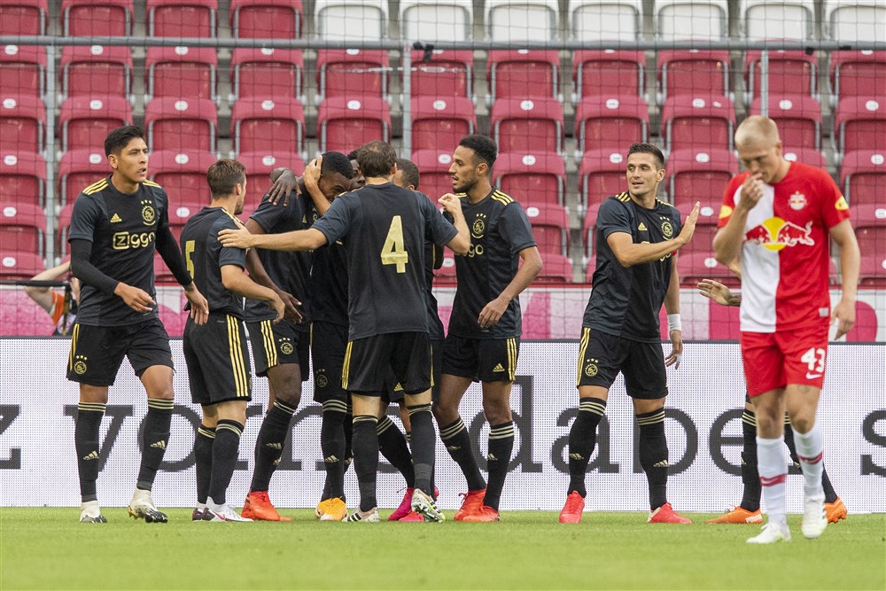 Ajax toont potentie en rekent stijlvol af met Red Bull Salzburg