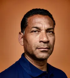 Thumbnail for article: Henk Fraser: 'Carrièreplanning is voor mannen als Cocu en De Boer'