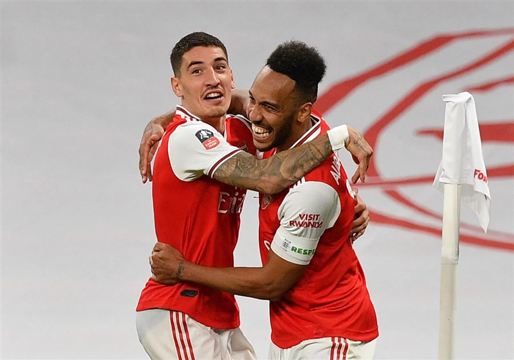 'PSG zet Arsenal aan het denken met bod op Bellerín' 