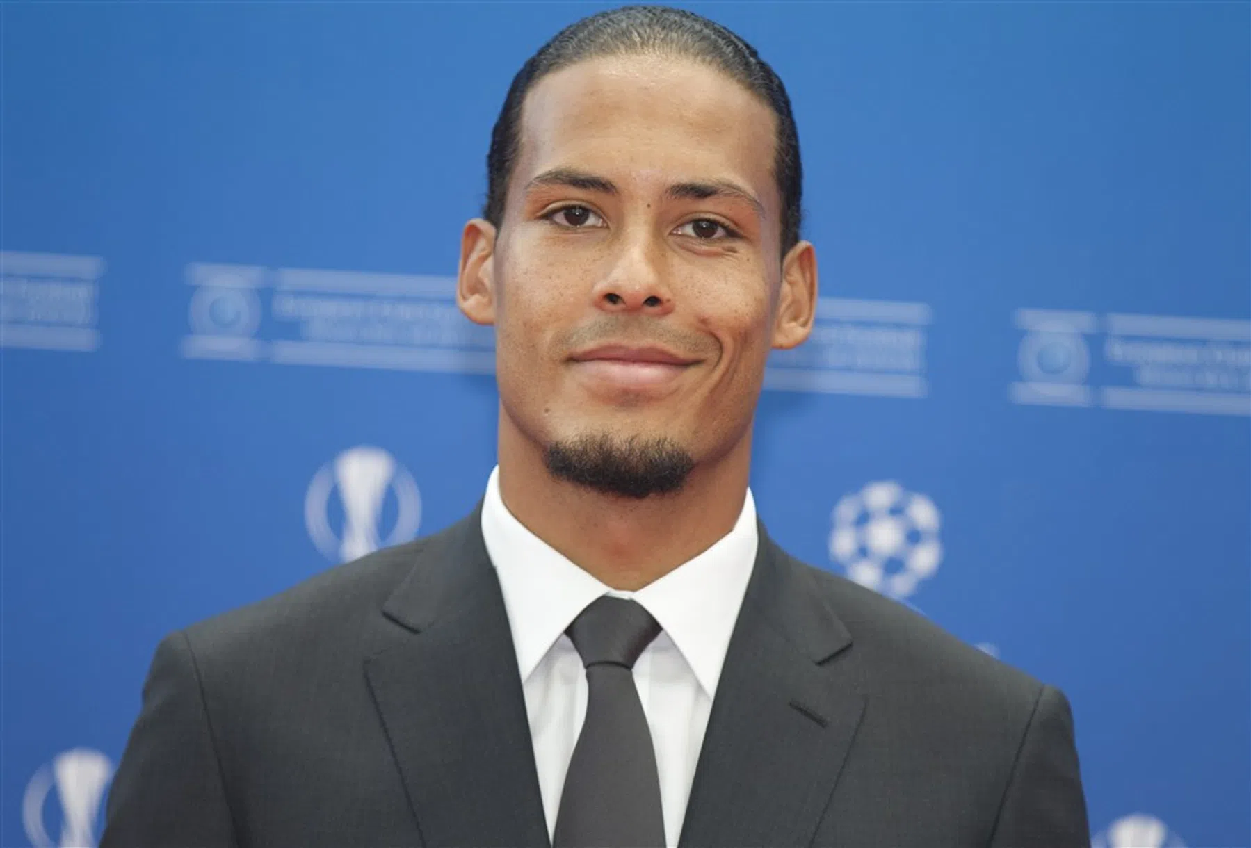 Van Dijk en Miedema kunnen eretitel in Premier League prolongeren