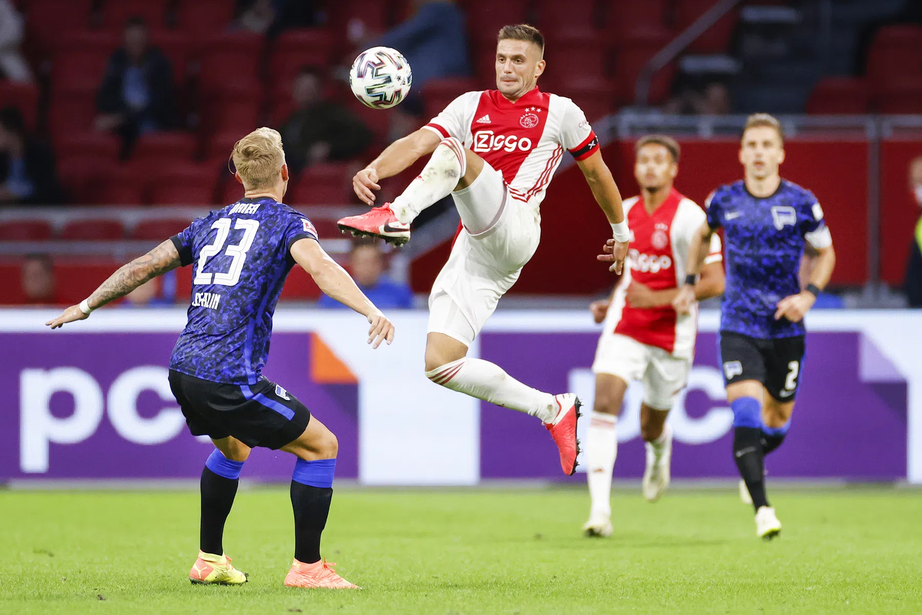 Dusan Tadic houdt topfavoriet Ajax scherp: 'Wij gaan niets cadeau krijgen'