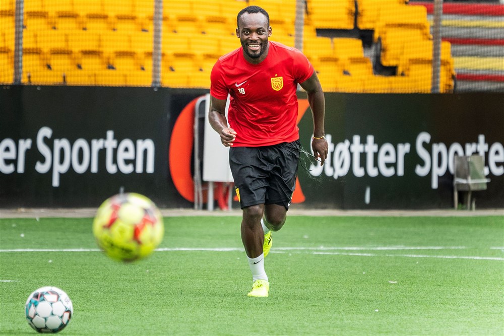 Essien duikt op in Denemarken: 'Dit is een prachtige kans'