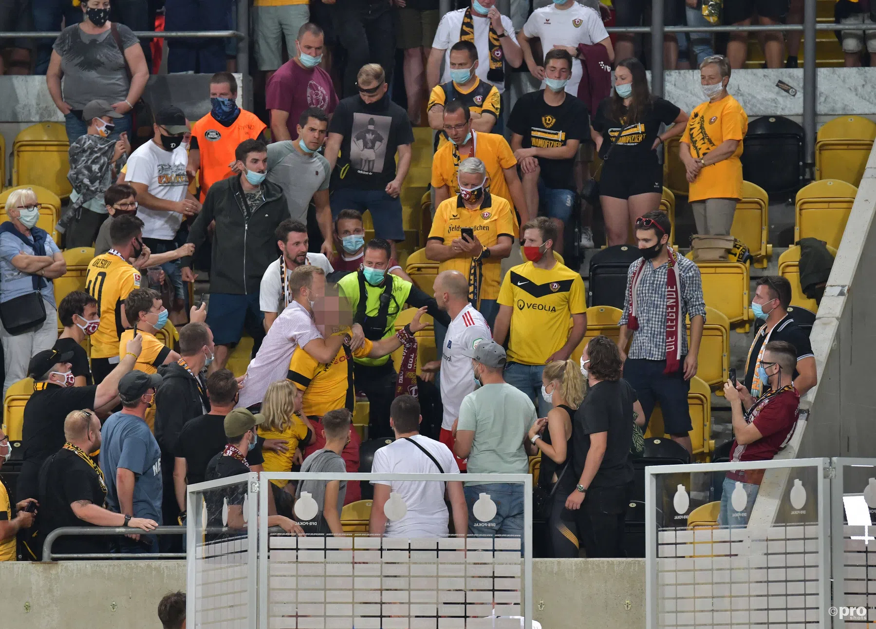 Aanval op fan kost Leistner achtduizend euro en schorsing