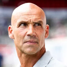 Thumbnail for article: Vliegende start Vitesse verbaast Letsch niet: 'We gaan ook naar Ajax om te winnen'