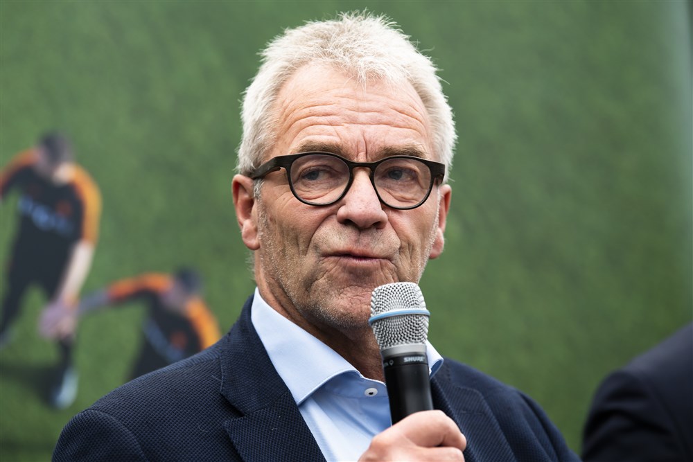 Boze KNVB zet minister op haar plek: 'Niemand nu geholpen bij symboolpolitiek'