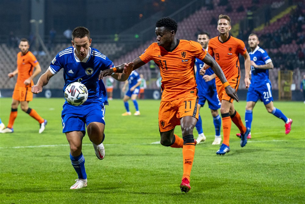 Oranje is alleen top áchter de bal