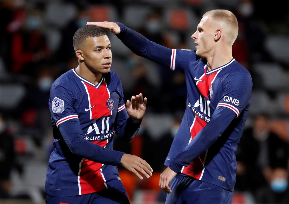 IJskoude Mbappé helpt Bakker en PSG aan 'walk in the park'
