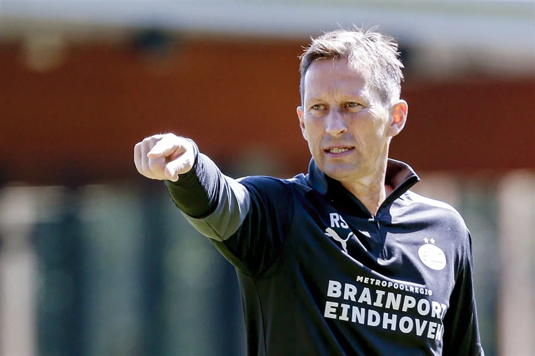 PSV-coach Schmidt ziet rijk Ajax nog altijd als de grote favoriet