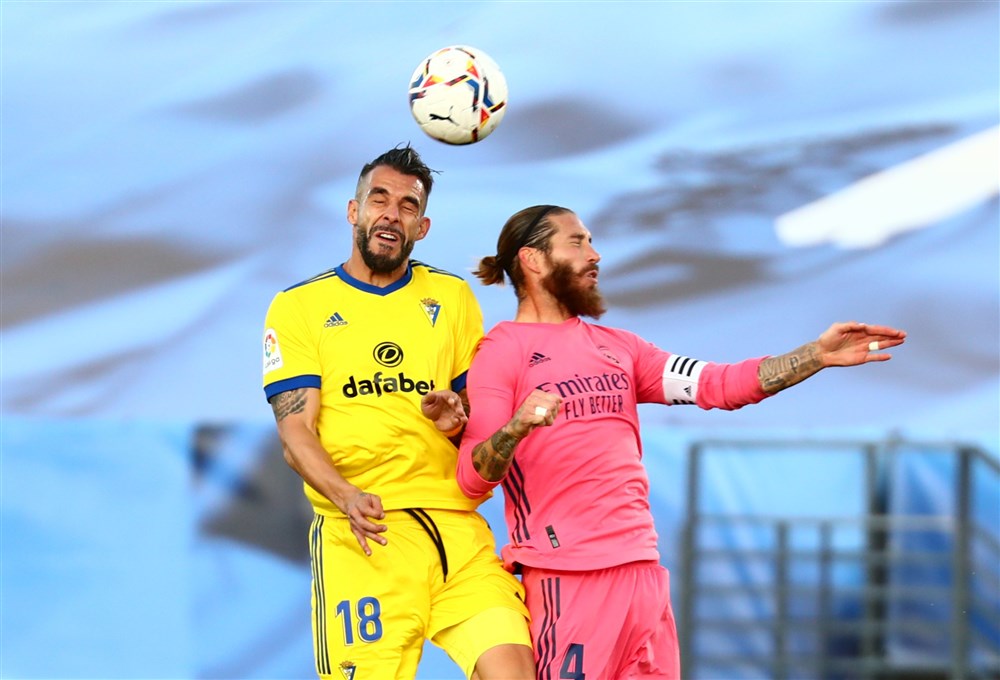 Real Madrid laat zich bij jubileum Zidane piepelen door stunt-promovendus Cádiz