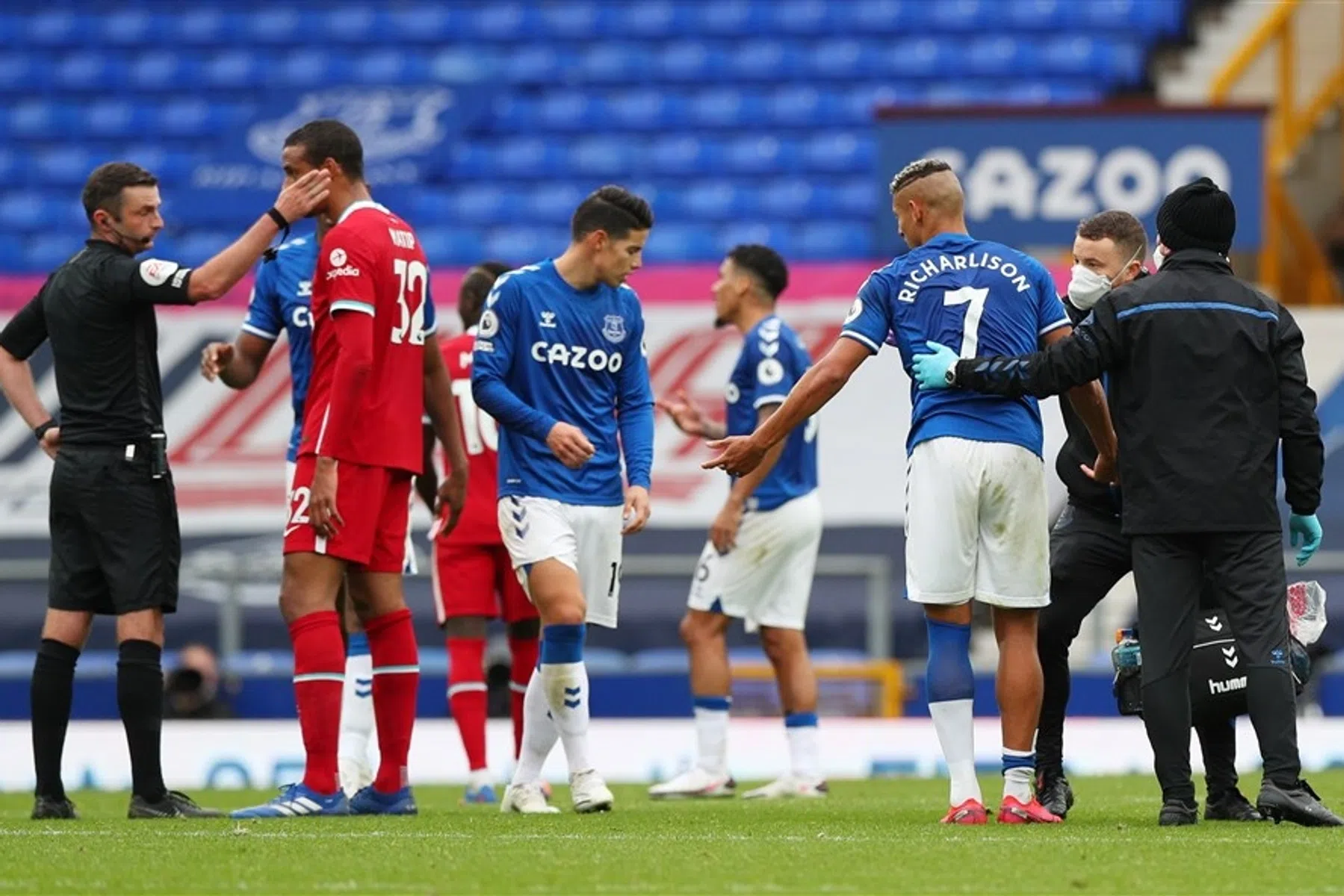 Richarlison door het stof na harde Merseyside Derby