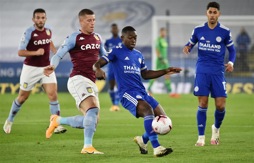 Dankzij late goal evenaart Aston Villa stokoude topprestatie