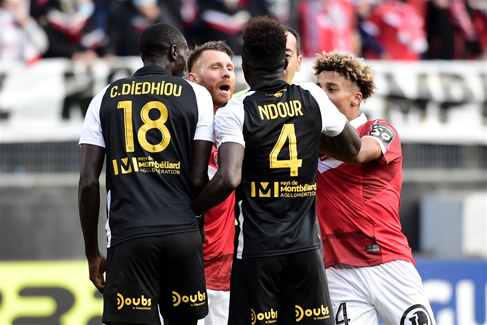 Een van de opstootjes tijdens Valenciennes - FC Sochaux