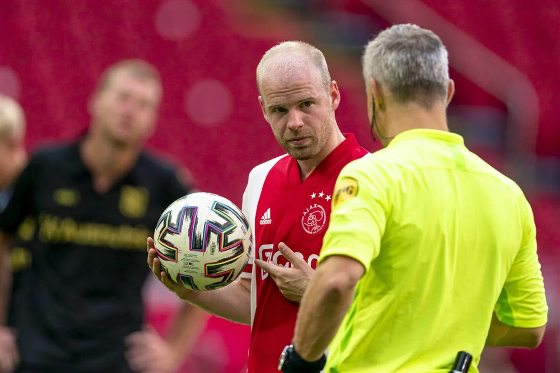 Klaassen doet Cruijff en Rijkaard na, AZ in spoor iconisch Roda JC