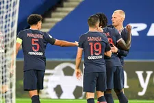 Thumbnail for article: Bakker leidt zorgeloze avond PSG in met tweede assist van het seizoen
