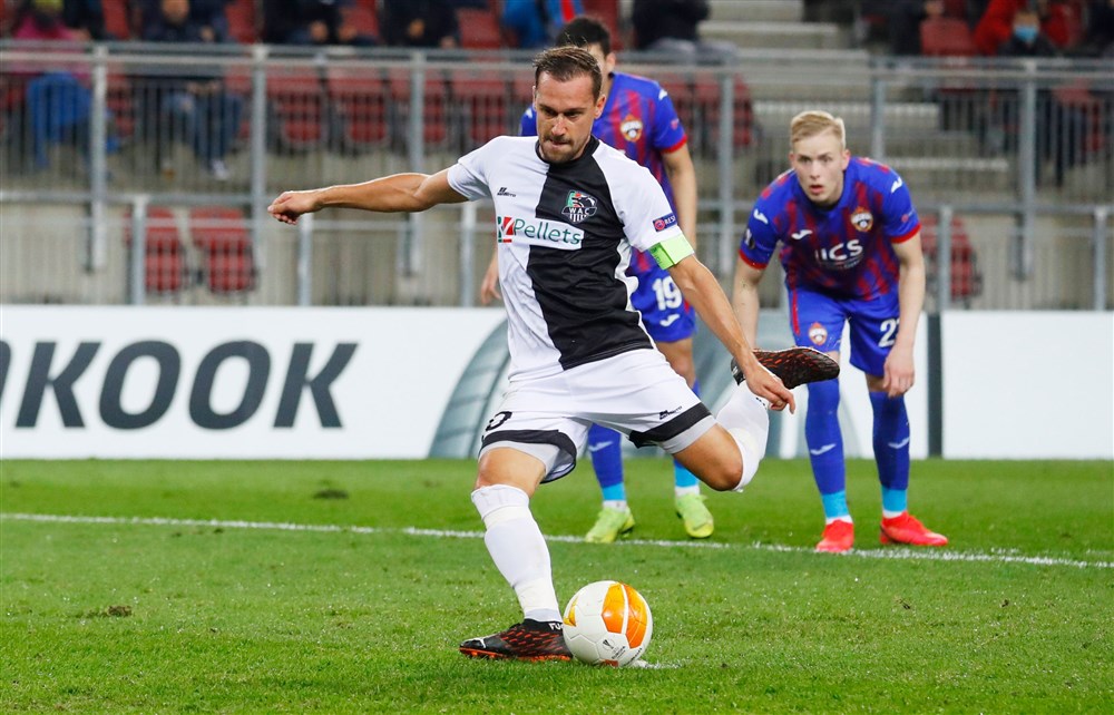 Tegenstanders Feyenoord en PSV morsen, AZ-opponent niet in actie