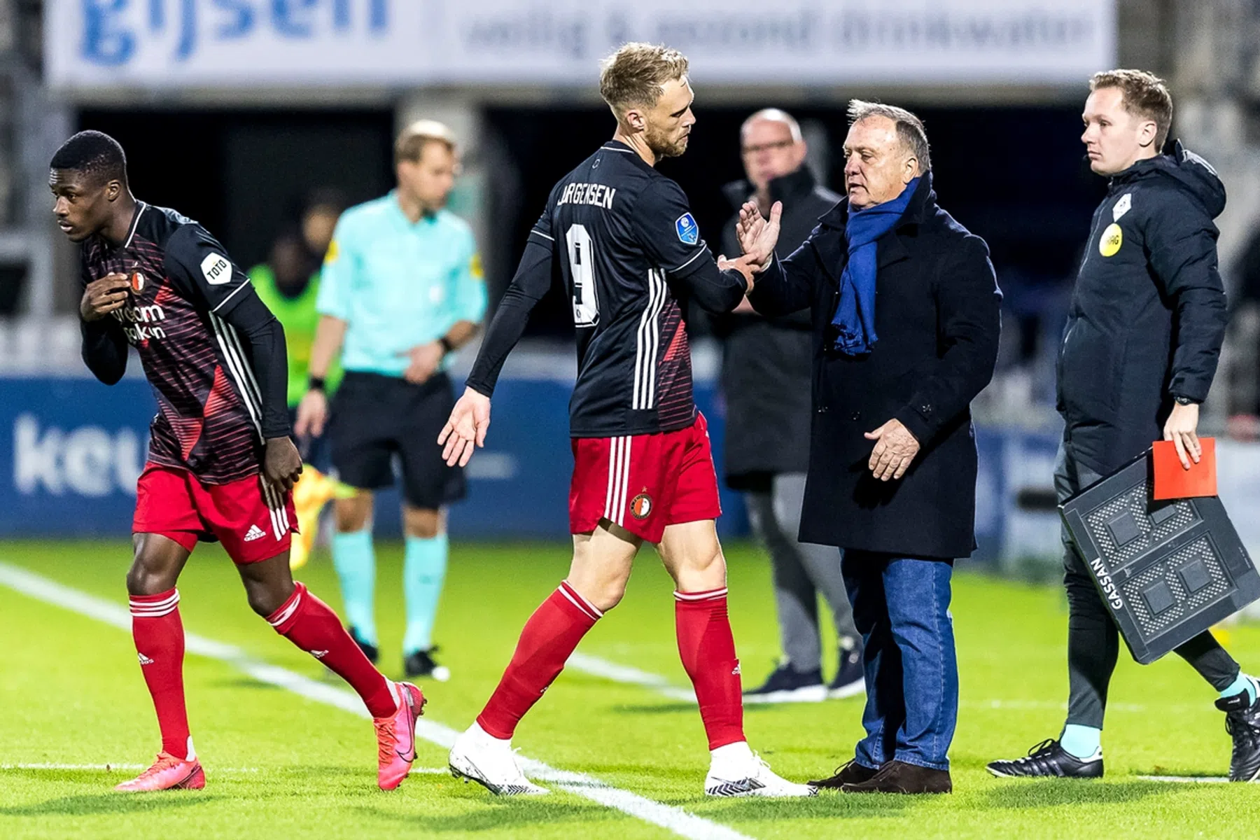 Veel schade voor Feyenoord op pijnlijke avond in Waalwijk
