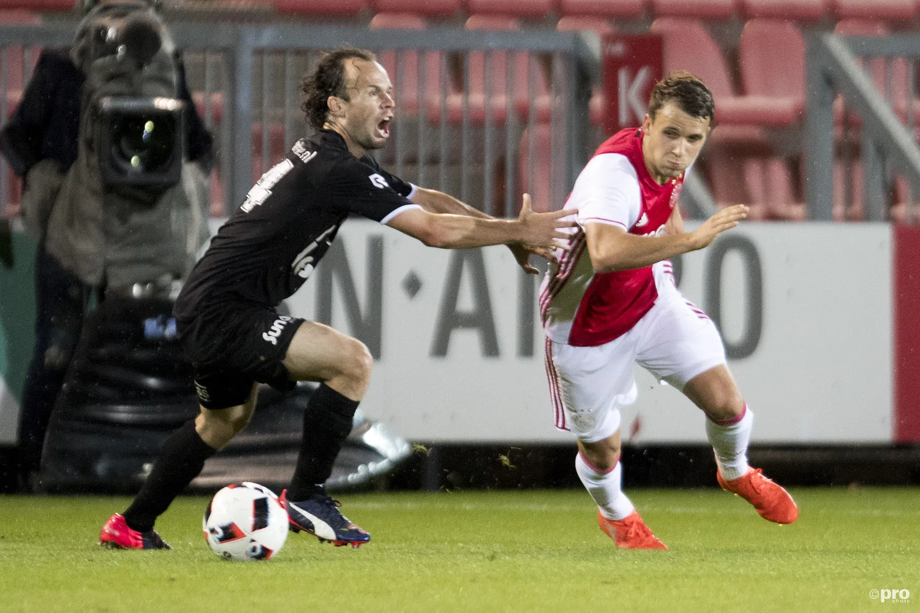 Hoe Robert Muric het spoor van Suárez en Zlatan kwijtraakte