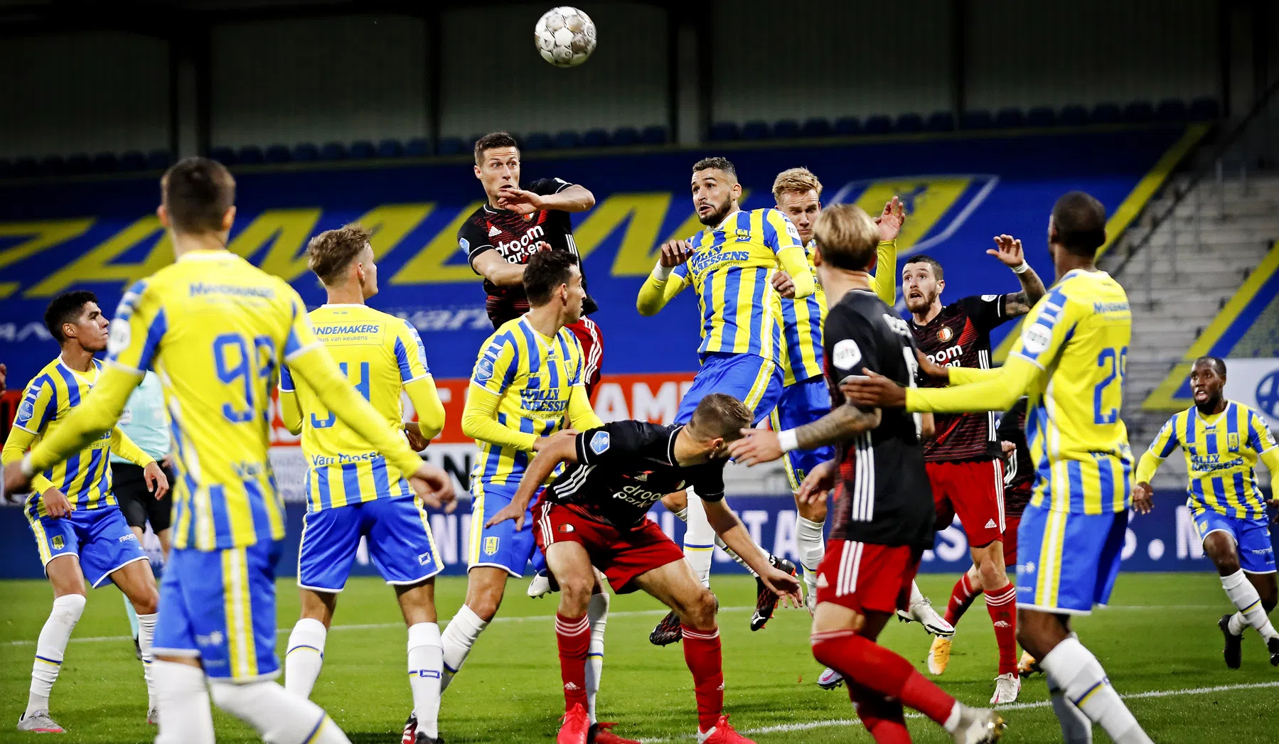 Dick Advocaat verricht al een jaar een klein wonder bij Feyenoord