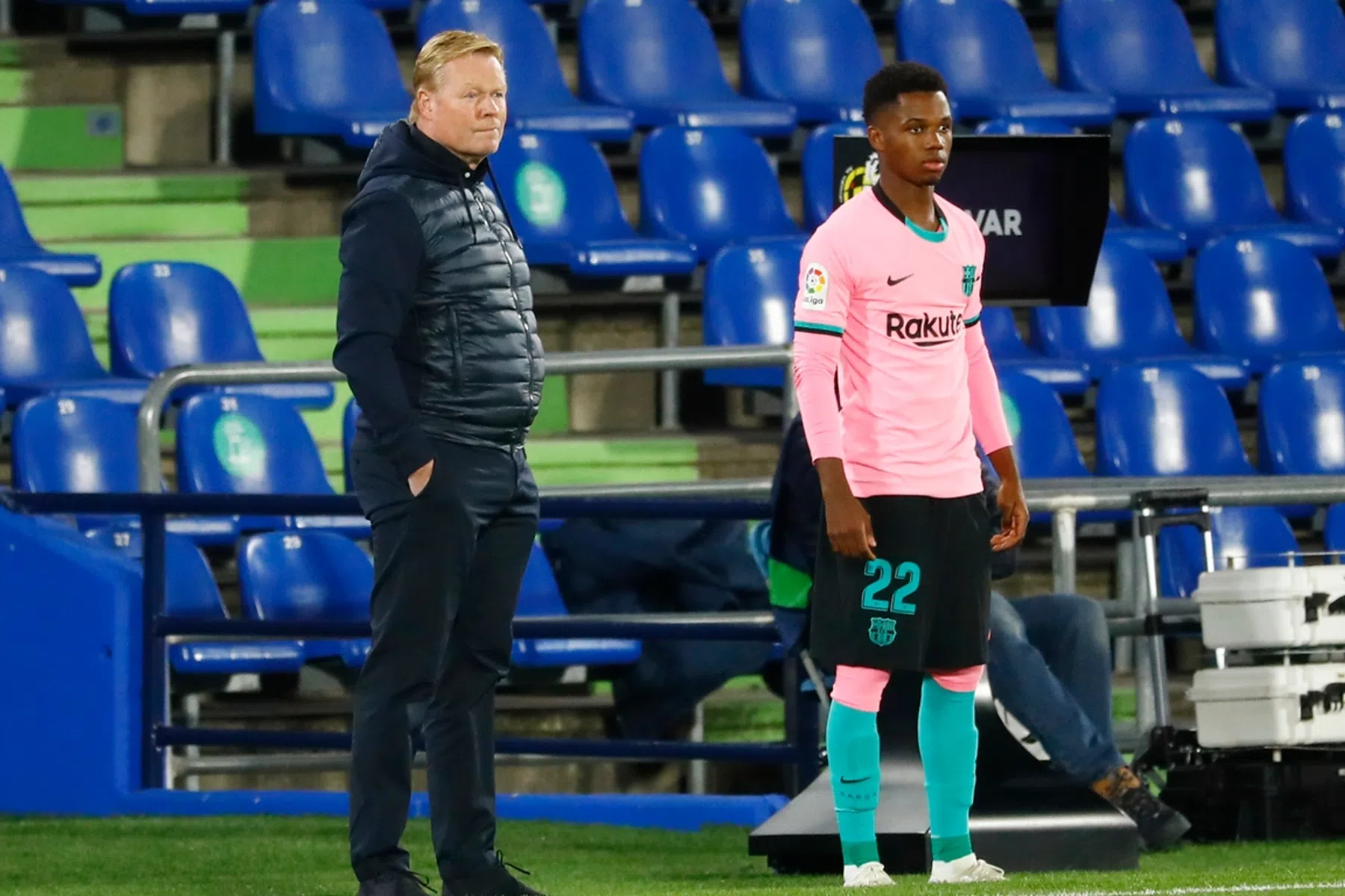 Spaanse media loven Koeman, de trainer die talenten de kans geeft