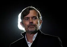 Thumbnail for article: Positieve coronatest zorgt voor volgende tegenslag voor Cocu in rampseizoen