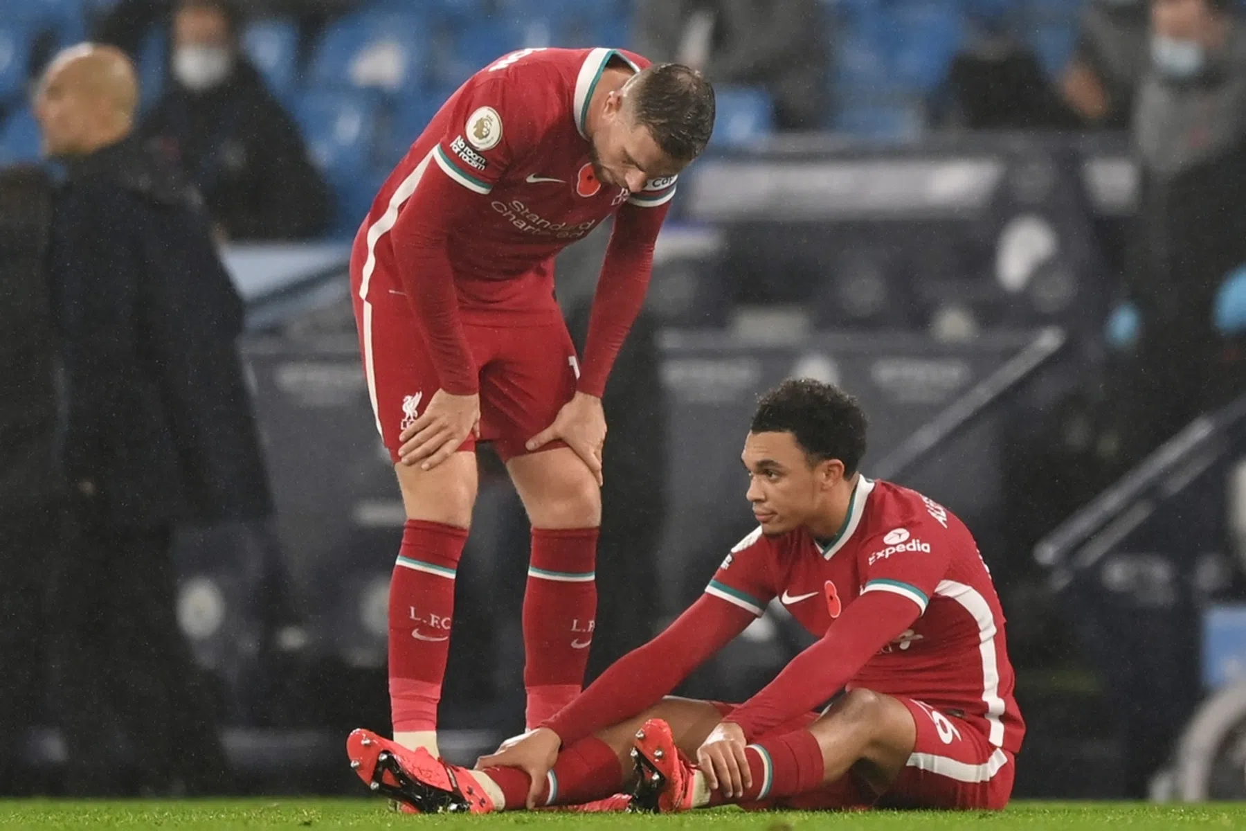 Duel met Ajax wordt race tegen de klok voor Alexander-Arnold