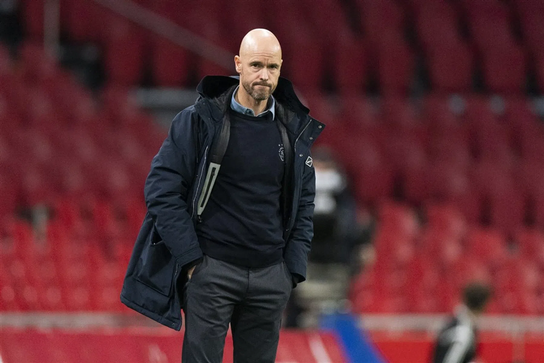 Ten Hag bespreekt brede Ajax-selectie, groei Gravenberch en kritiek op Schuurs