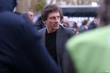 Thumbnail for article: PSG-directeur vindt het gehate Marseille dé voetbalstad van Frankrijk, fans witheet