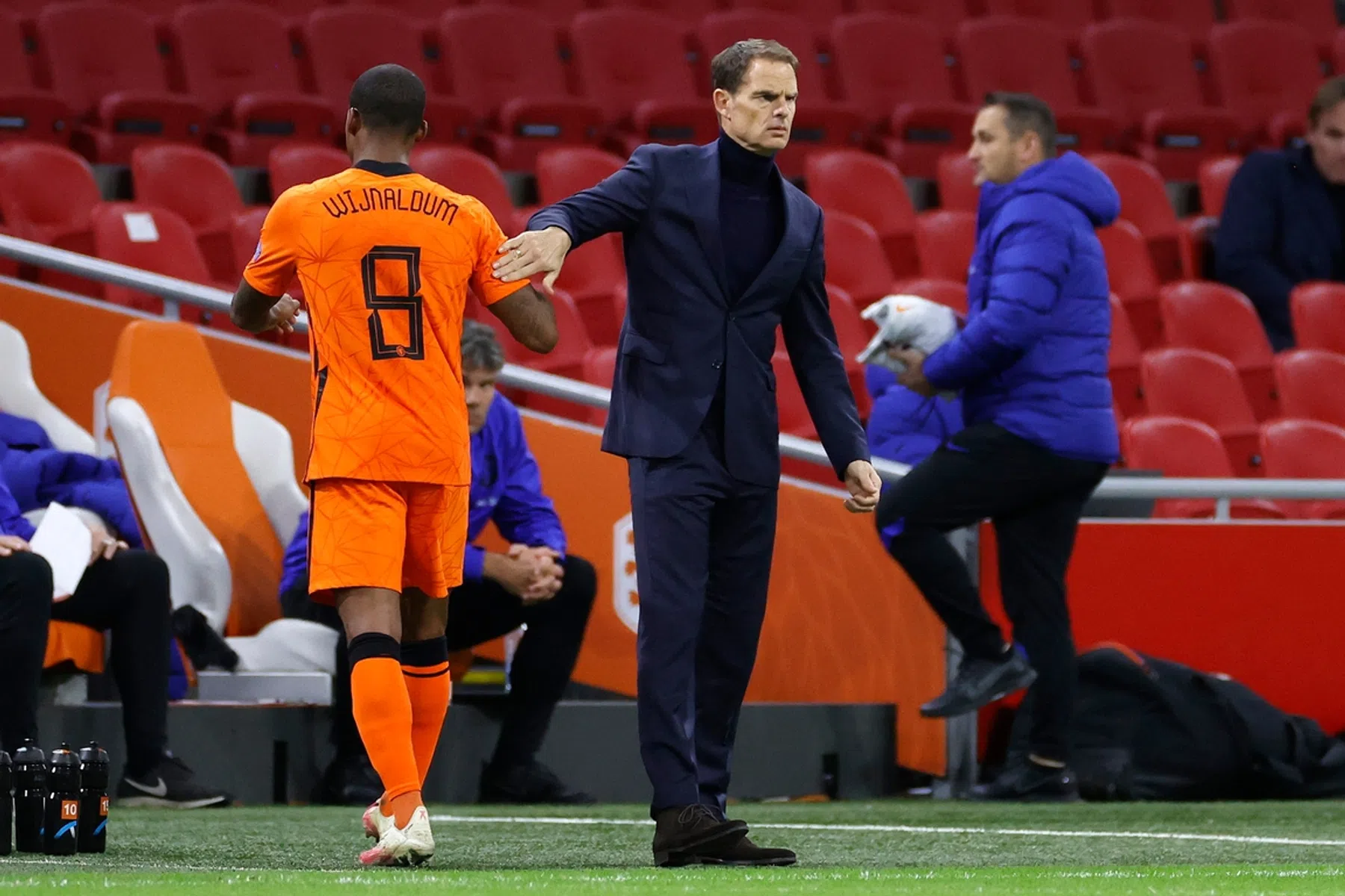 Wijnaldum leidt Oranje naar eerste zege onder De Boer én koppositie