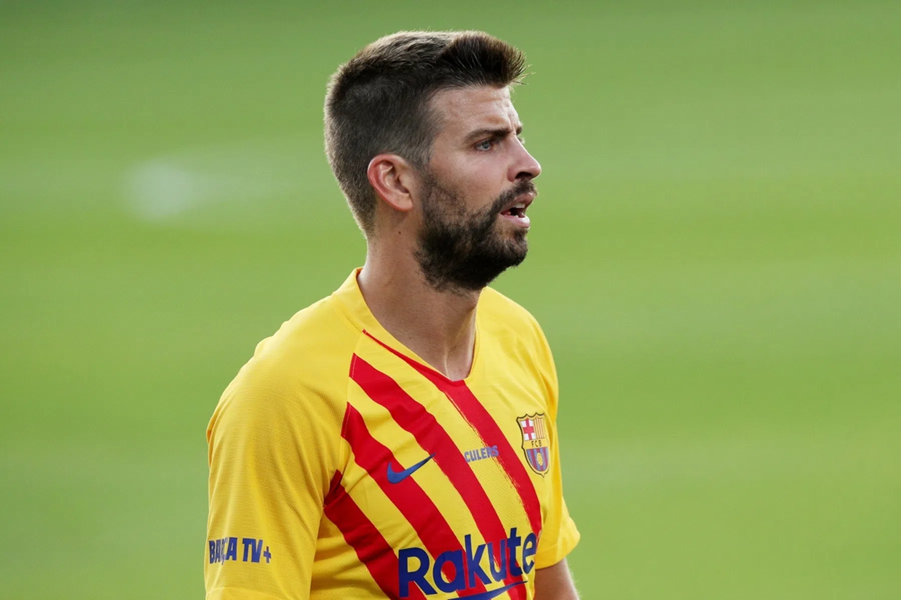 'Barcelona moet Piqué tot 2021 missen'