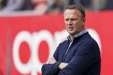 Thumbnail for article: Feestelijk debuut Van den Brom in duel met twee gezichten