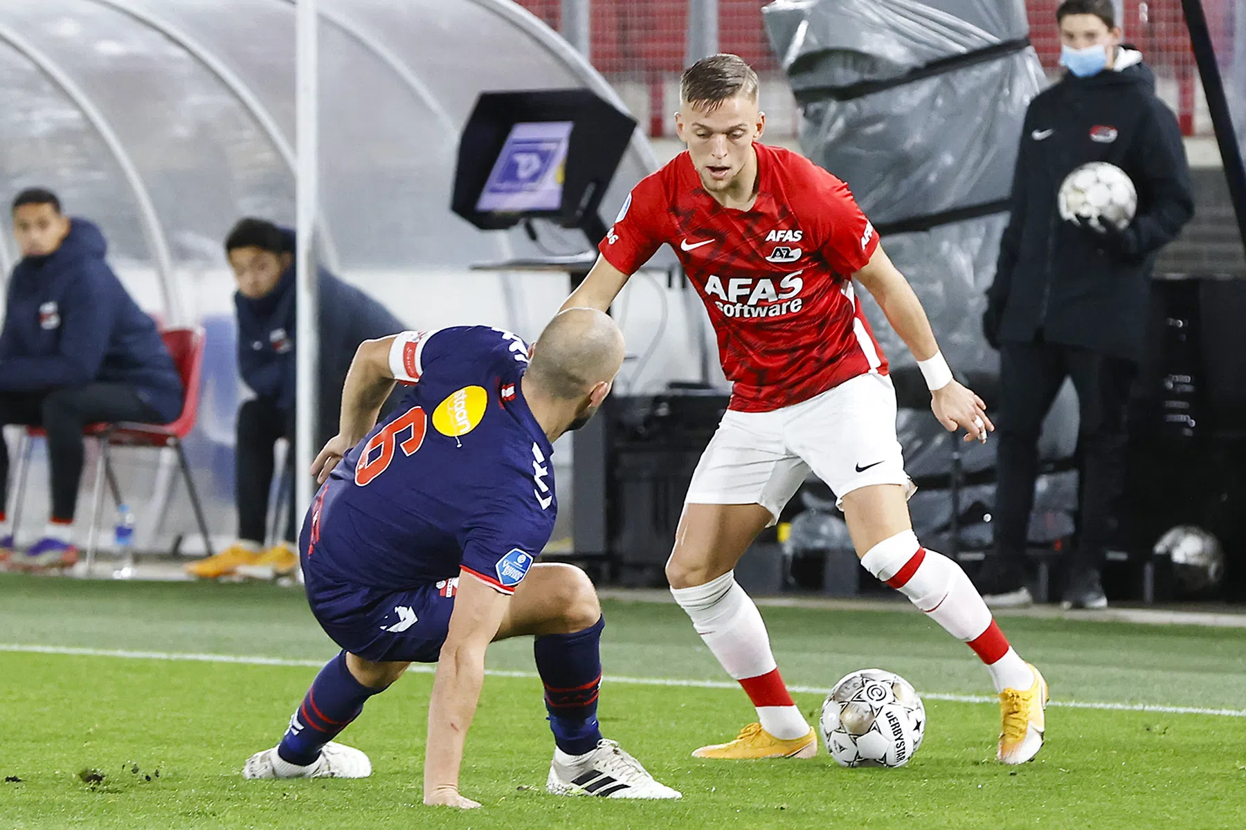 Branie, goals en trucjes: met Jesper Karlsson slaat AZ wéér toe in Scandinavië