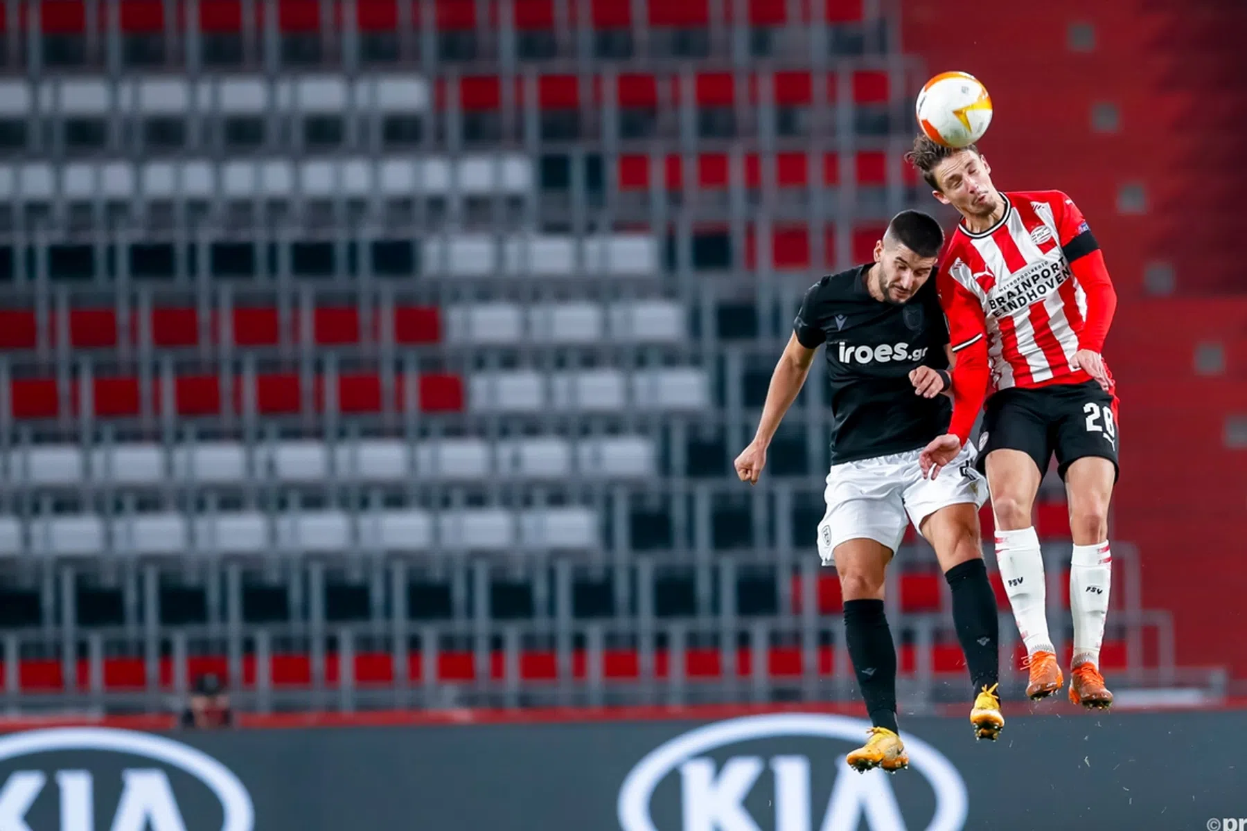 Schmidt ziet bij PSV verdediger van 'absoluut topniveau'