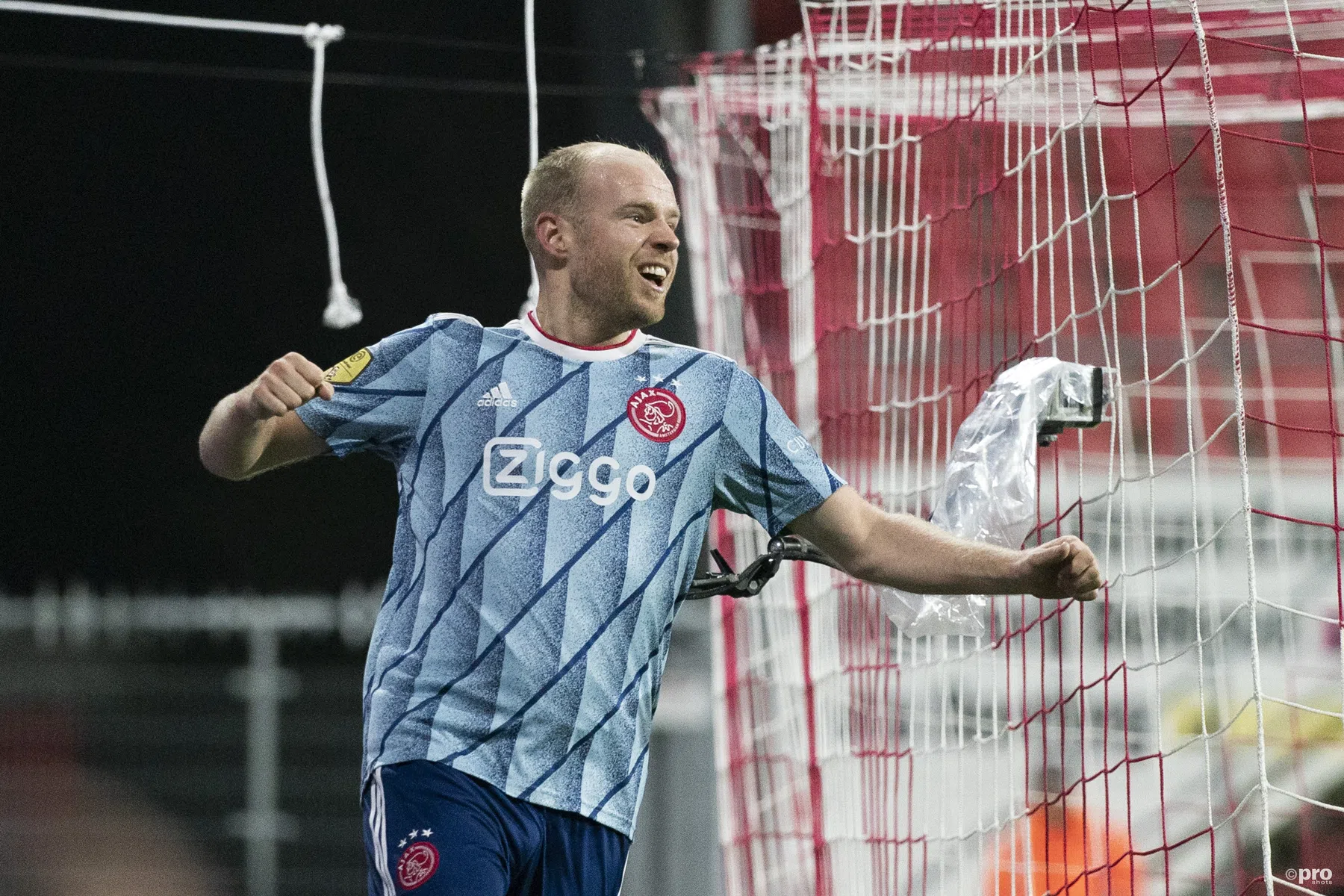 Klaassen vloog nu wél met Ajax-selectie: 'Vond het wel lekker, m'n eigen vliegtuig'