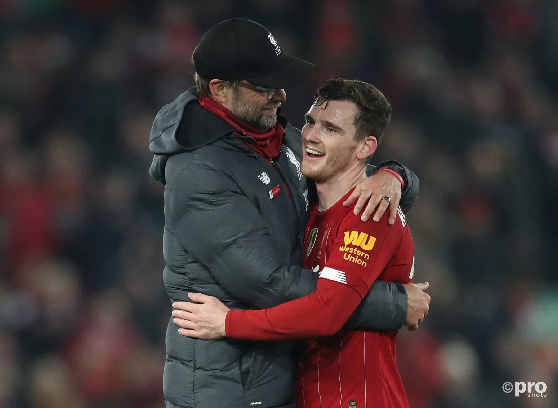 Klopp en Robertson: 'Ajax is een Europese gigant die door de Eredivisie vliegt'