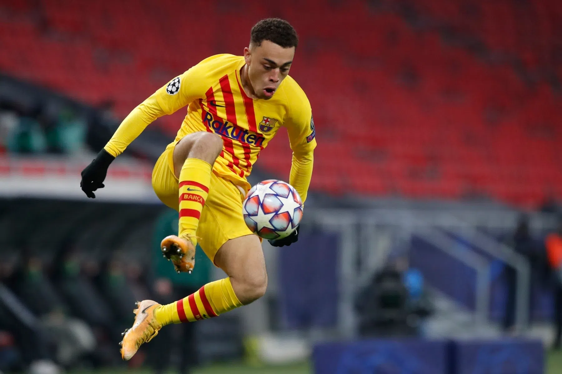Dest maakt opnieuw indruk: 'Hij lijkt steeds meer op Dani Alves'