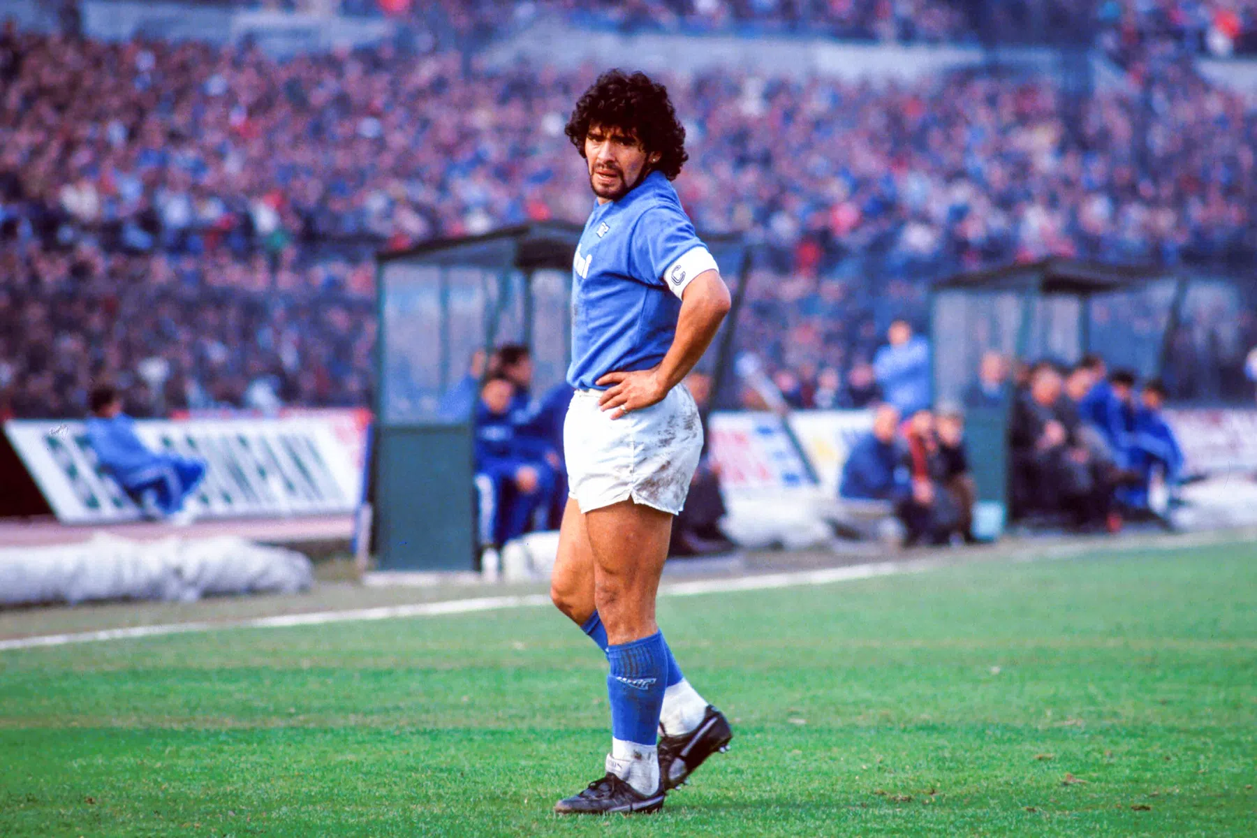 Diego Armando Maradona was en is groter dan het voetbal zelf