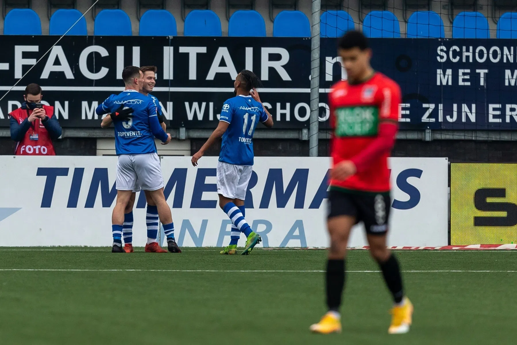 Specialist Bruijn voorkomt nederlaag NEC na krankzinnige eigen goal