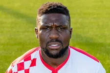 Thumbnail for article: Royston Drenthe ontkent onderhandelingen met Victoria Cisek