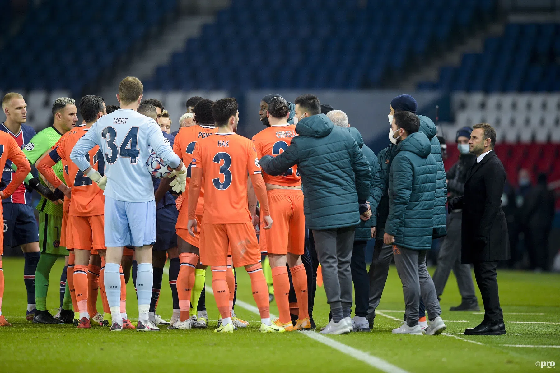 Restant beladen duel tussen PSG en Basaksehir wordt woensdag uitgespeeld