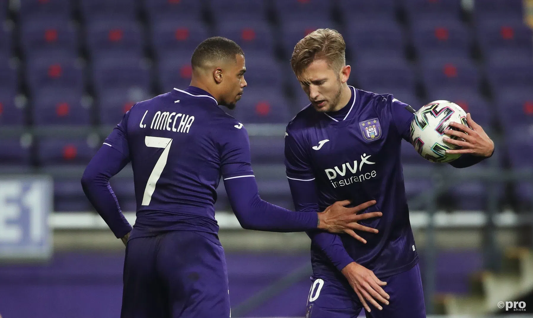 Koppositie Van den Brom wankelt, opmerkelijke rol Vlap bij winnende goal Anderlecht