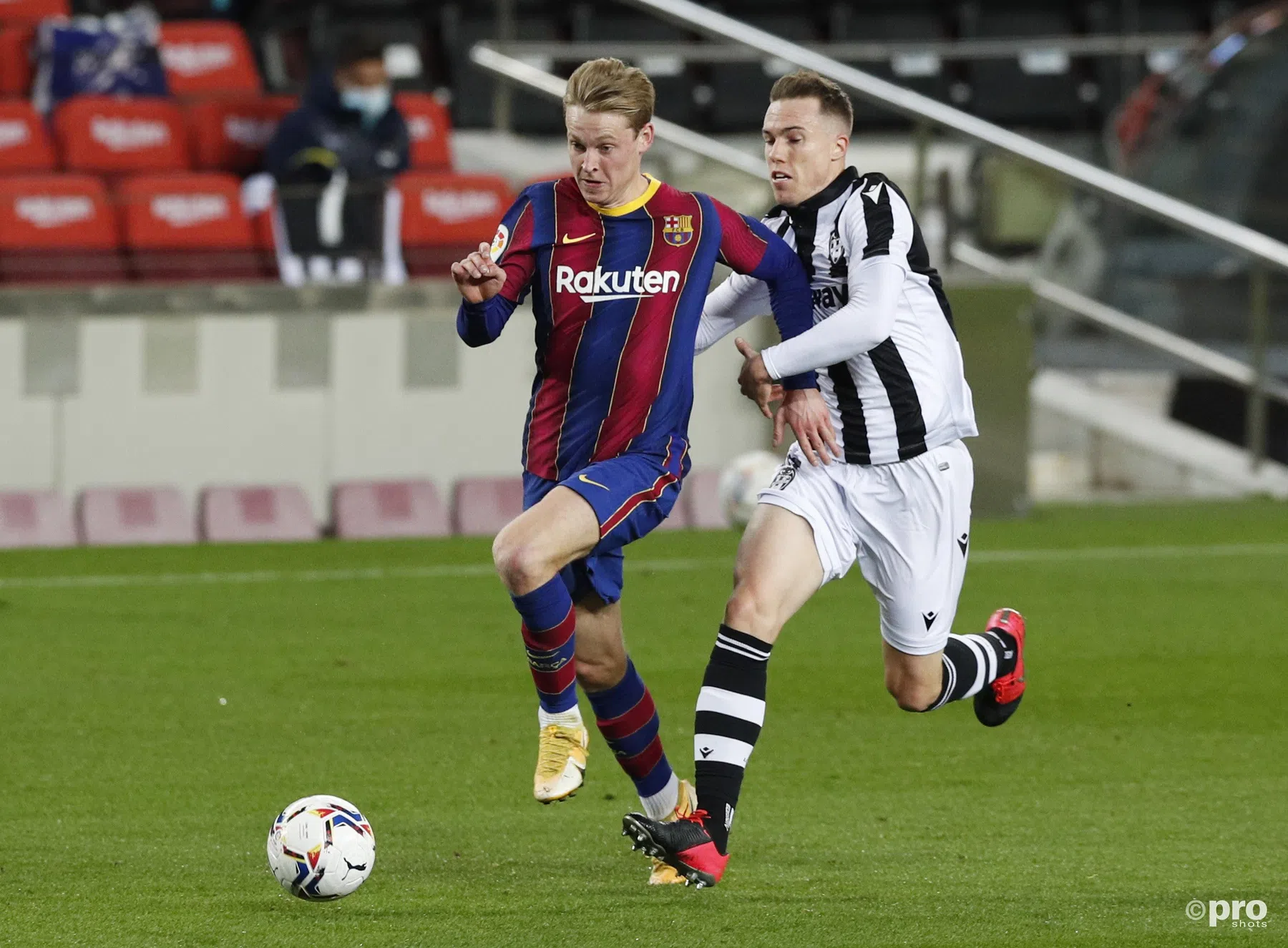 De Jong maakt indruk op Spaanse media: 'Dus dít is de Frenkie van Ajax?'