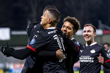Thumbnail for article: PSV legt de druk bij Ajax met zorgeloze zege in Waalwijk