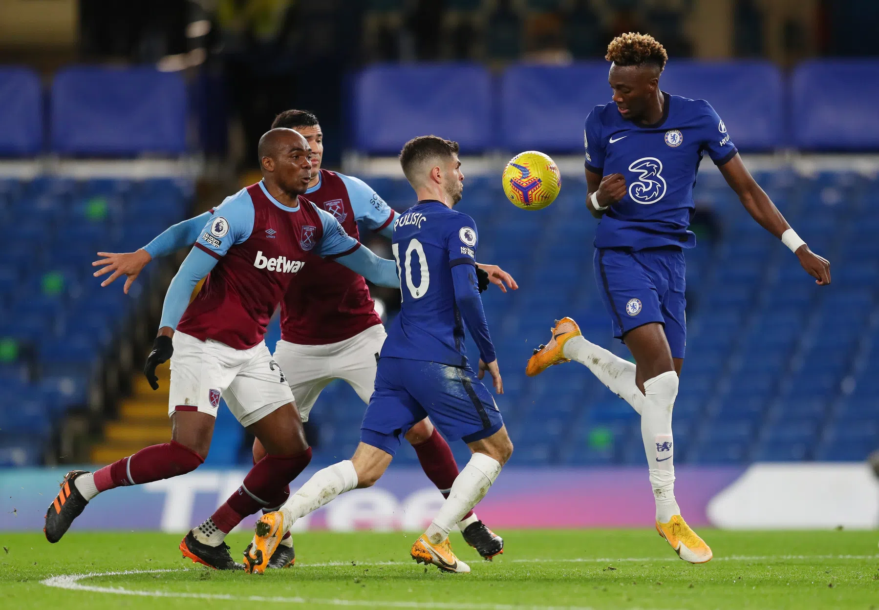 Geen Ziyech, wél opluchting: Chelsea worstelt zich naar derbyzege