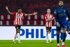 Thumbnail for article: Dumfries over uitbarsting Schmidt: 'Als hij Duits praat, dan is hij écht boos'