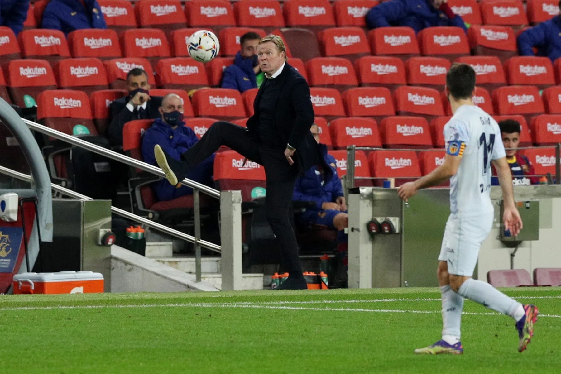Tevreden Koeman 'slaat spijker op zijn kop' en geniet van klik Messi en Pedri