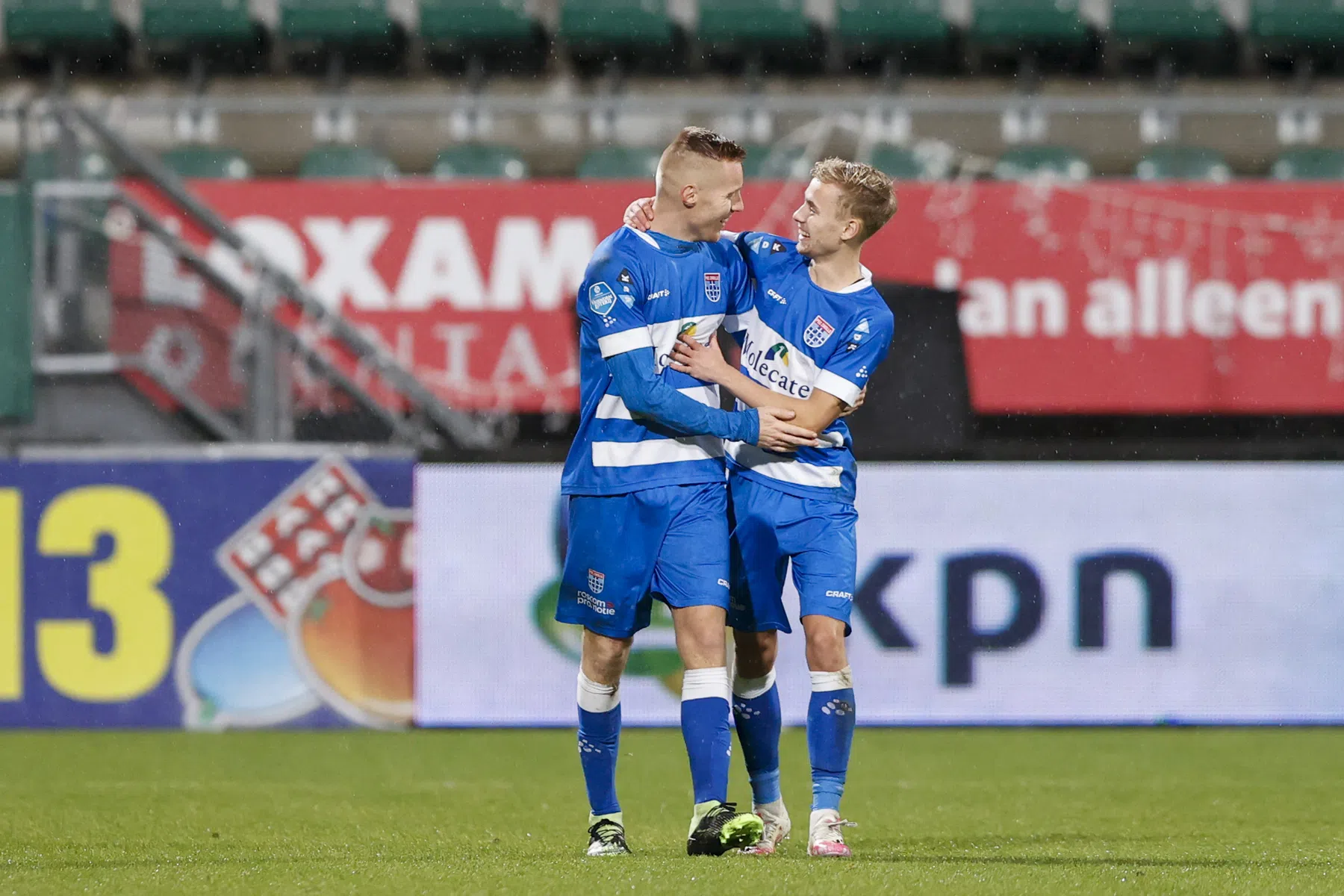 Hagenees Van Duinen doet ADO pijn en biedt Stegeman helpende hand