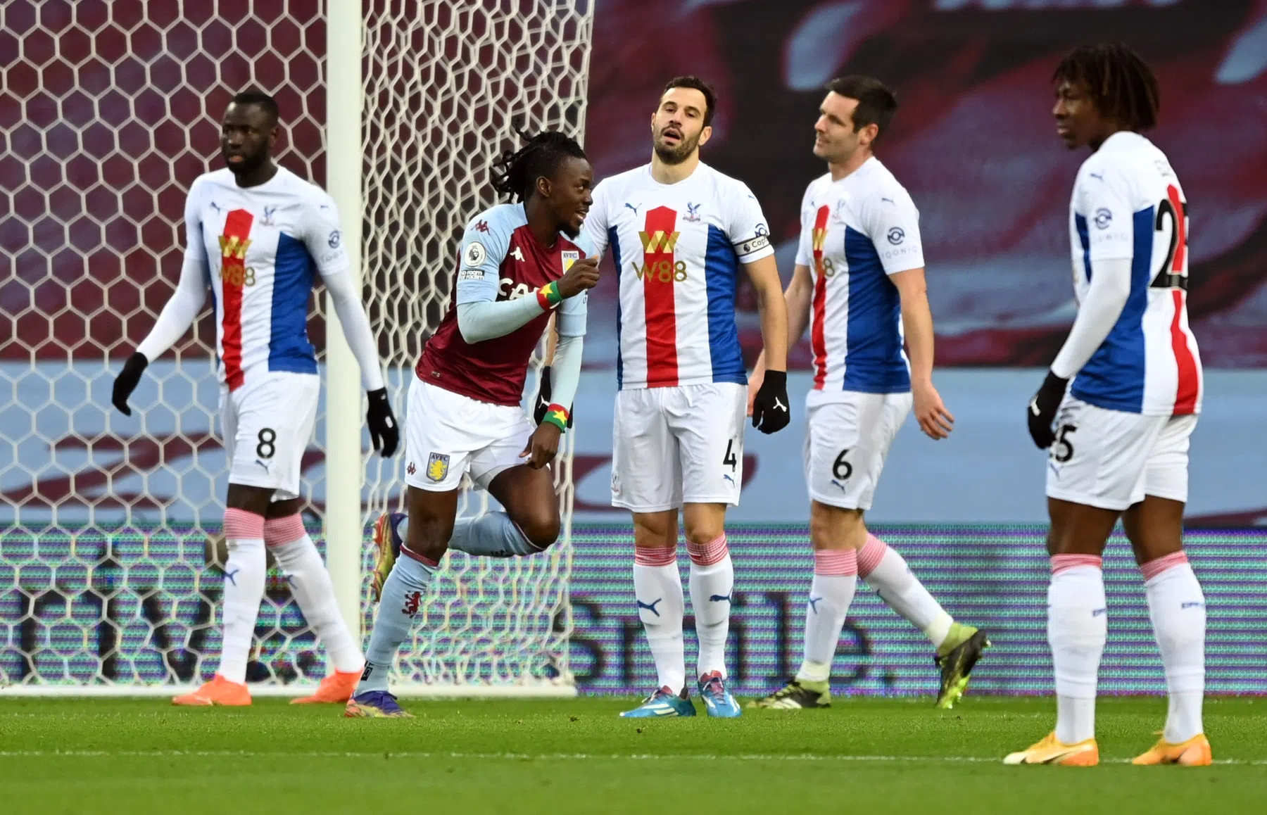 Traoré en El Ghazi bieden tien man Aston Villa soelaas