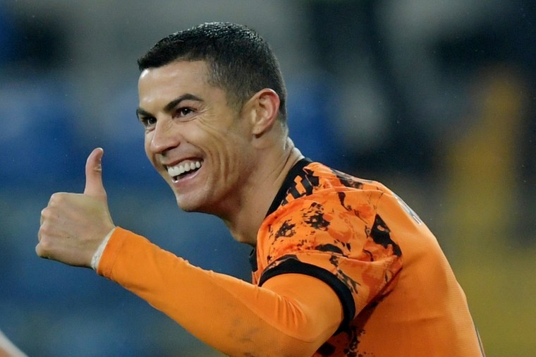 Ronaldo op feestje van zaakwaarnemer uitgeroepen tot Speler van de Eeuw